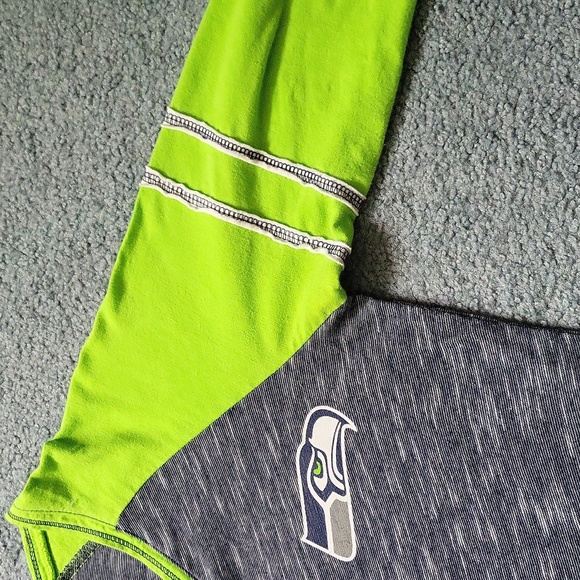 Seattle Seahawks long sleeve tshirt - Picture 4 of 5